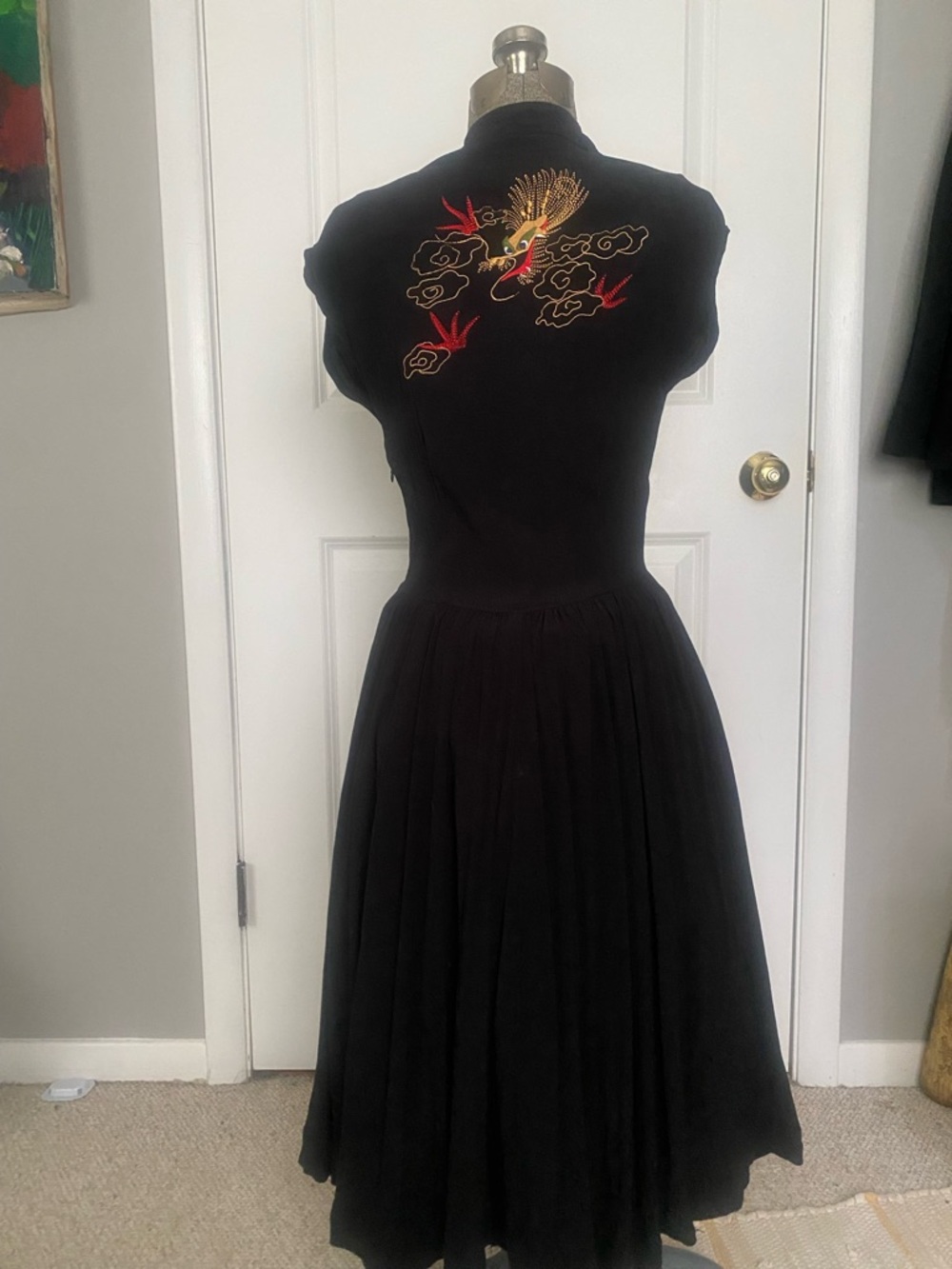 Black Embroidered Cap-Sleeve Midi Dress - Picture 9 of 13